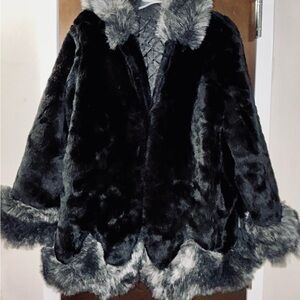 Faux Fur Scalloped Bottom Jacket GrayCollar/Sleeves New nice lining & pockets